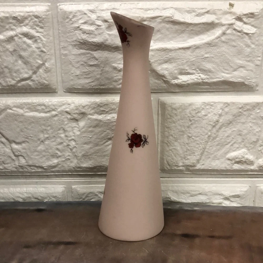 Hand painted pink pottery 6.5” bud‎ vase with red roses signed initials M.L.